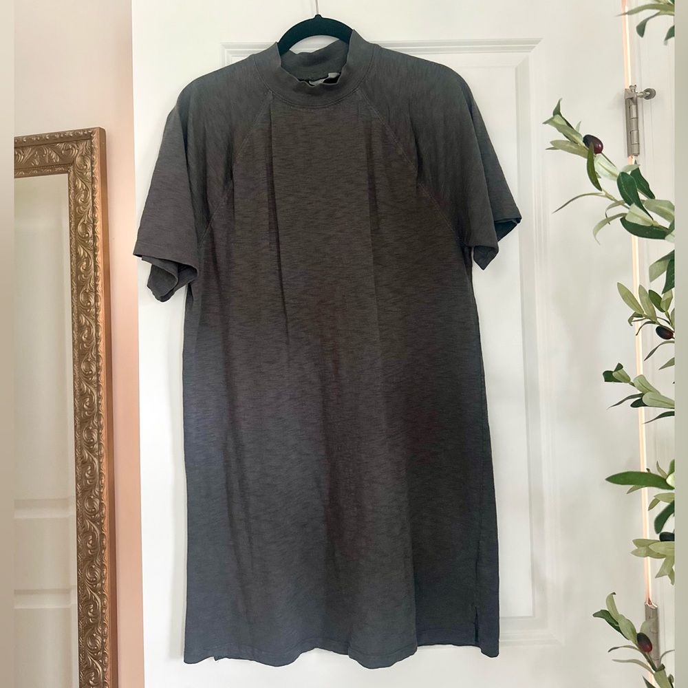 Universal Thread Charcoal Gray T-Shirt Dress | size M